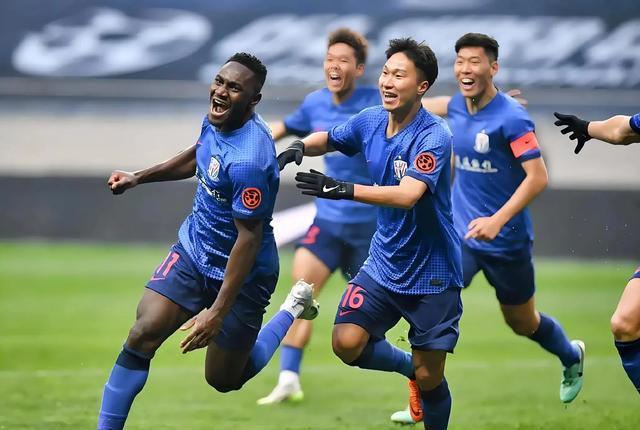 比赛中球队换上年轻球员，拥有新鲜血液