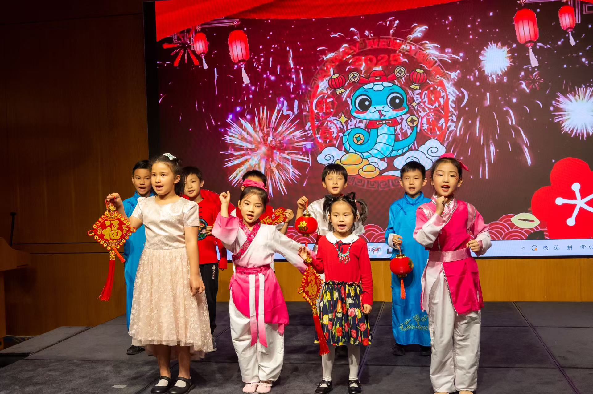 九游体育亚洲官网-精湛技艺展现赛场精彩，观众尽情感受篮球魅力