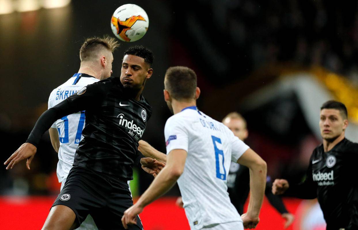 包含热刺客场逆转，球队体现出强大逆袭能力的词条