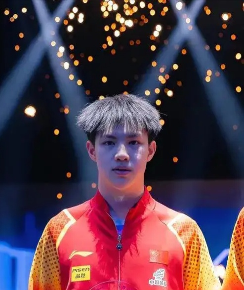 九游体育官方登录入口-包含柏林赫塔轻松战胜，成功晋级淘汰赛的词条