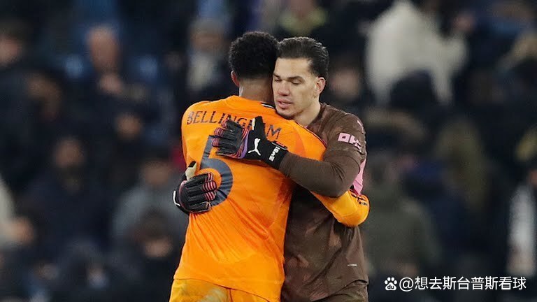 拜仁力挫巴黎，晋级八强实现逆袭！的简单介绍