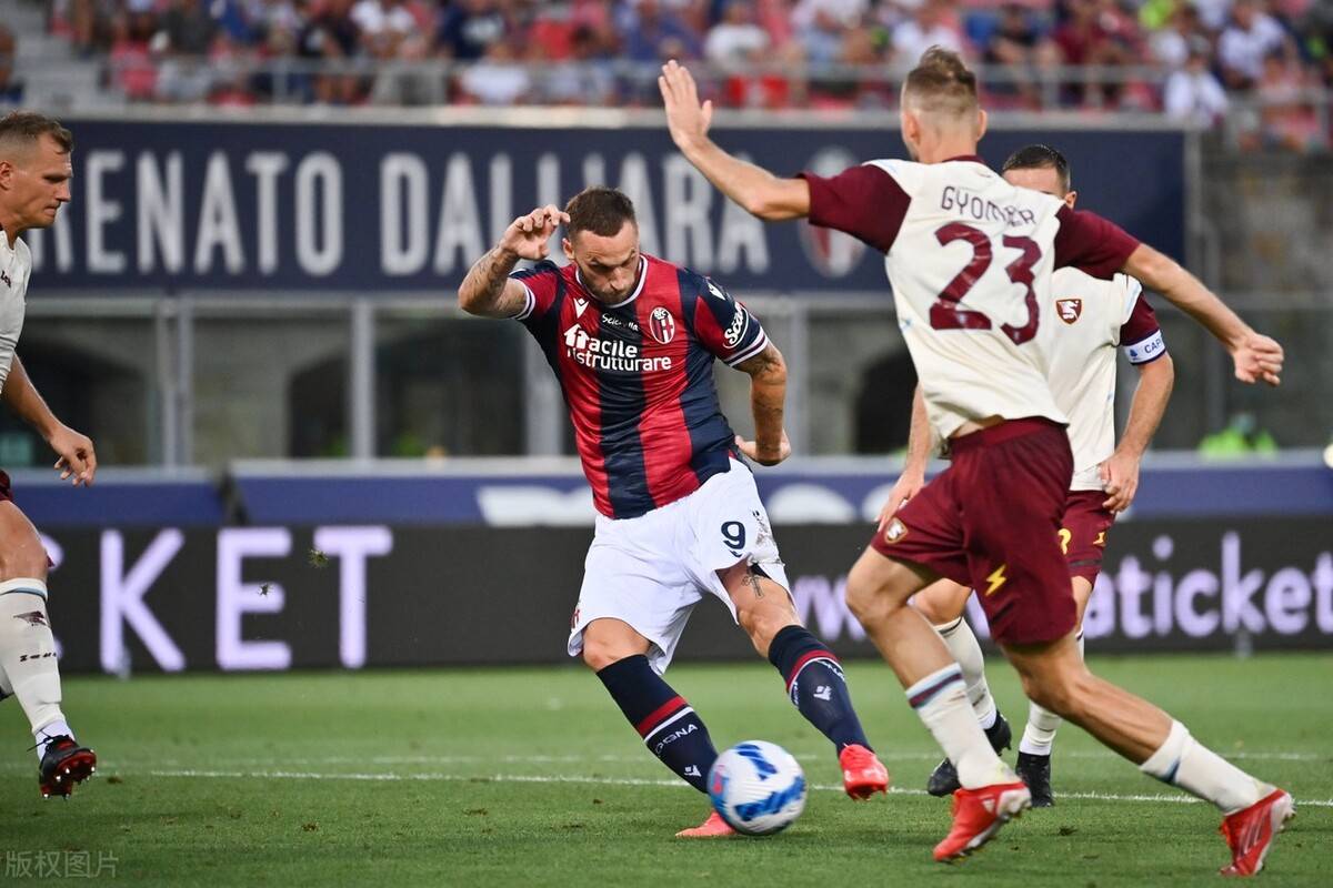 上港力克劲旅,继续保持领先优势 上港力克劲旅,继续保持领先优势