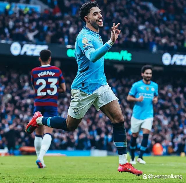 九游体育在线-曼城新帅掌舵稳固舵手，球队技战术升级