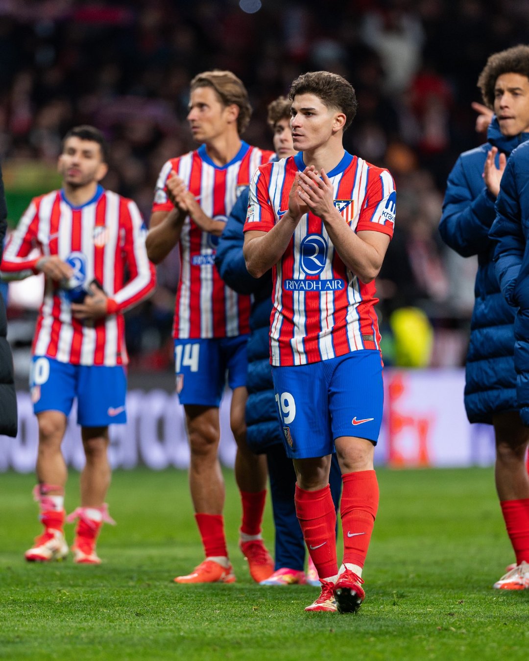 决胜时刻！球队为晋级全力拼搏