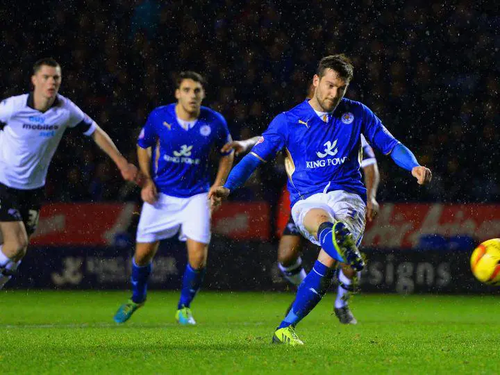 阿斯顿维拉遭遇连败，陷入保级泥潭的简单介绍