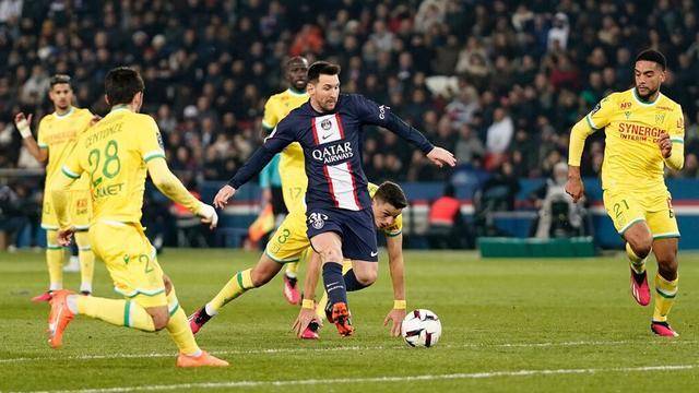 关于巴黎圣日耳曼大胜收官，表现抢眼的信息