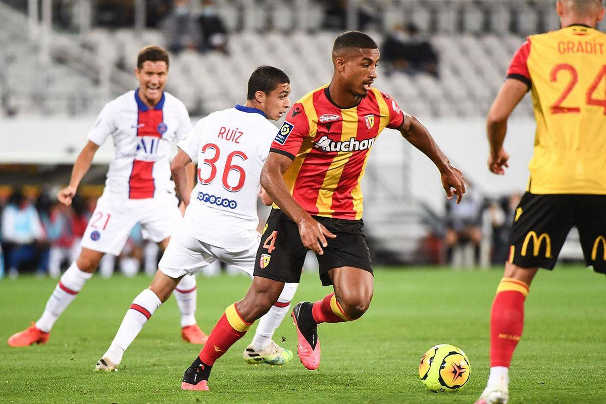 洛里昂宣布与球员续约,保持班底实力 洛里昂宣布与球员续约,保持班底实力