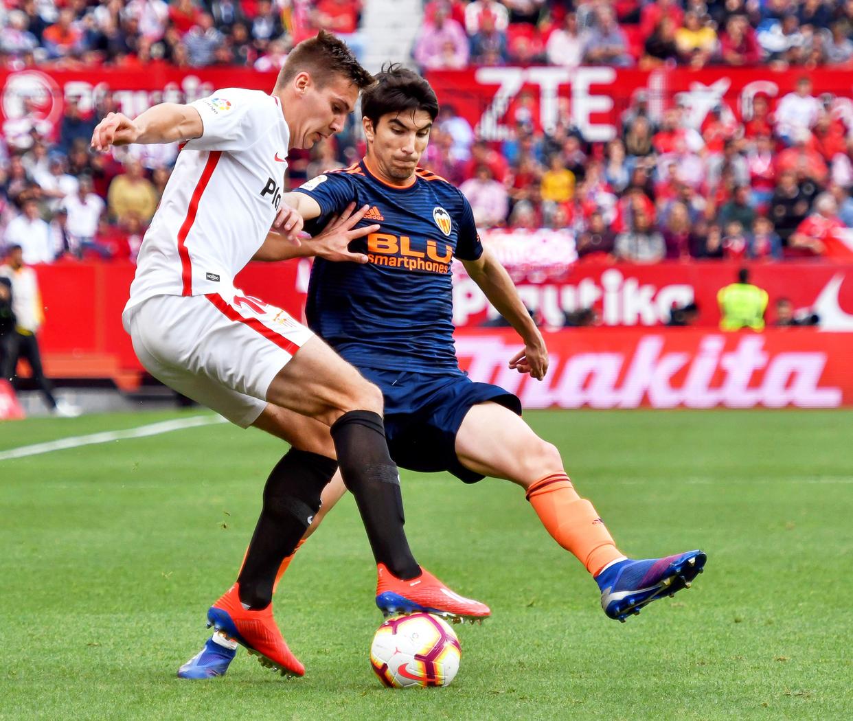 九游体育在线-关于塞维利亚客场险胜，艰难战胜强敌取得胜利的信息