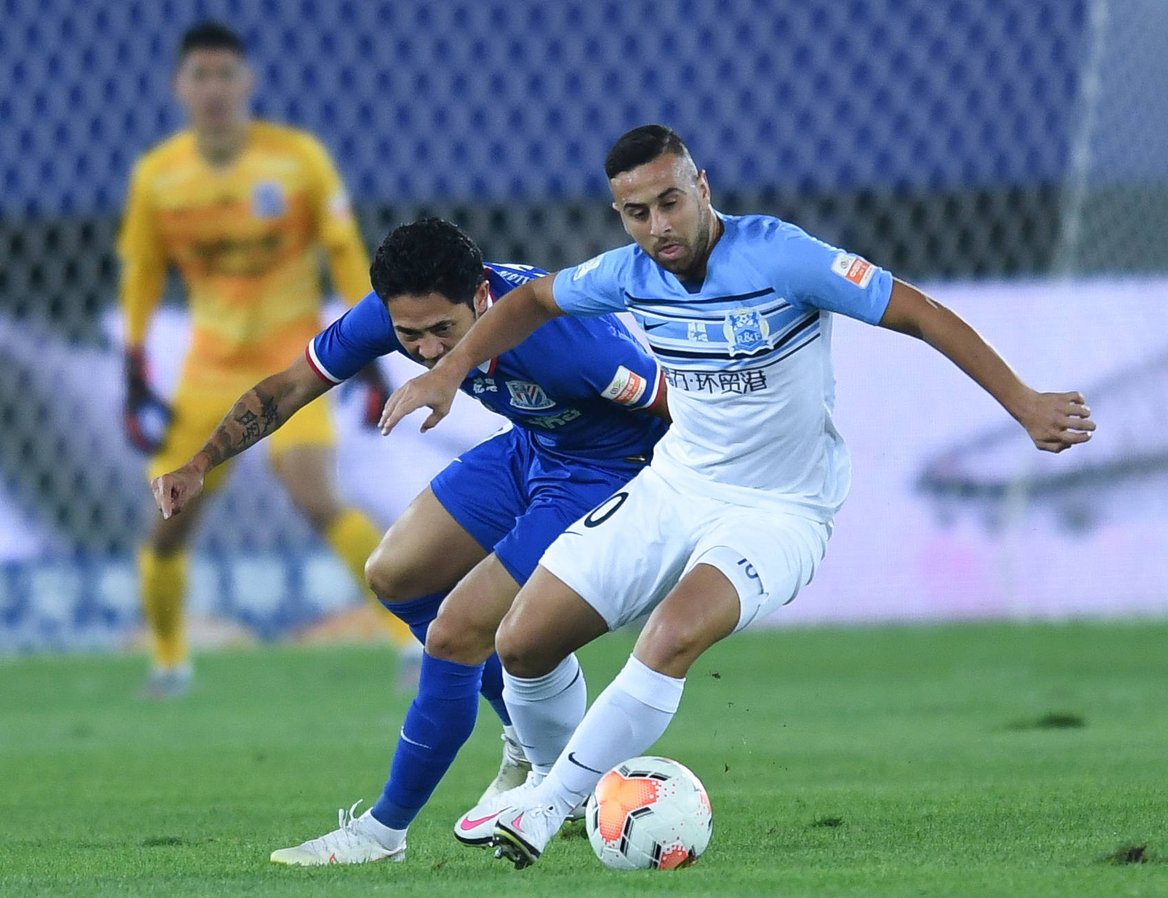 上海申花对阵广州富力，全队士气高涨争夺三分的简单介绍