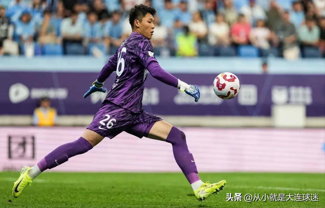 大连队遭遇对手强势反扑,遗憾失利 大连队遭遇对手强势反扑,遗憾失利