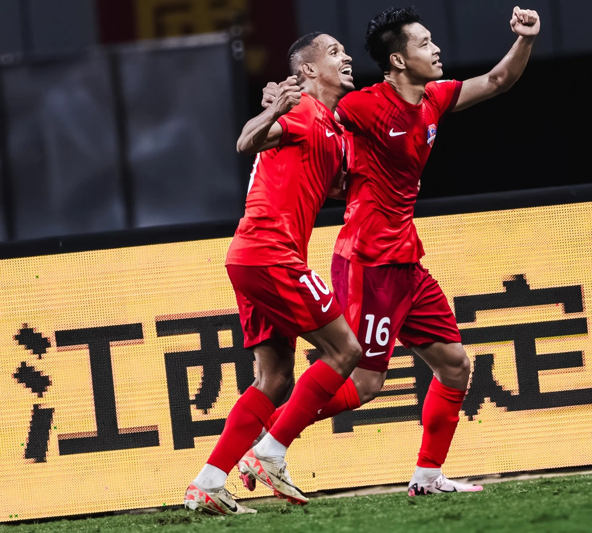 九游体育app-包含国安客场大胜恒大，提升争冠抢手的词条