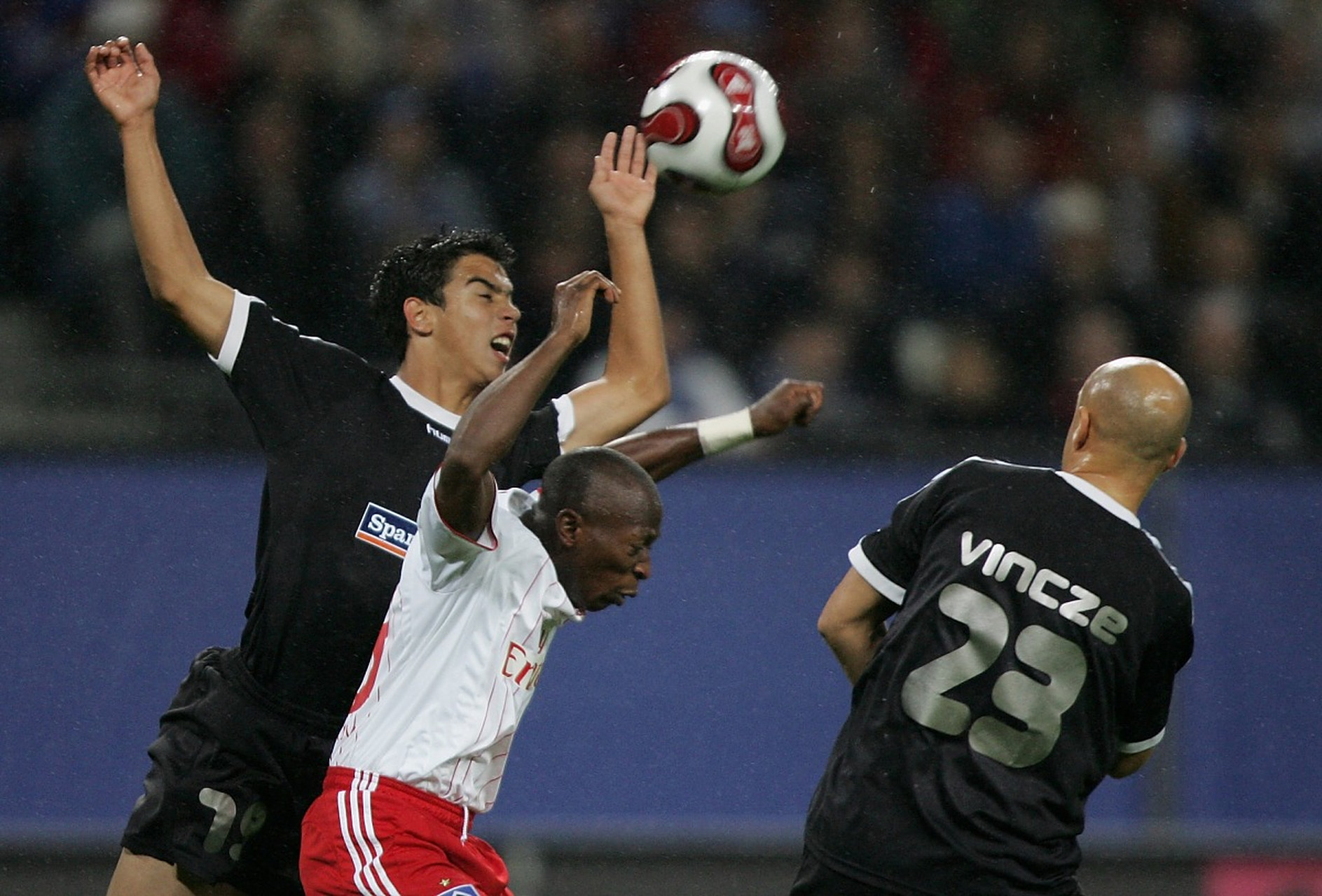 -包含汉堡队主场-取得胜利显示出色比赛状态的词条