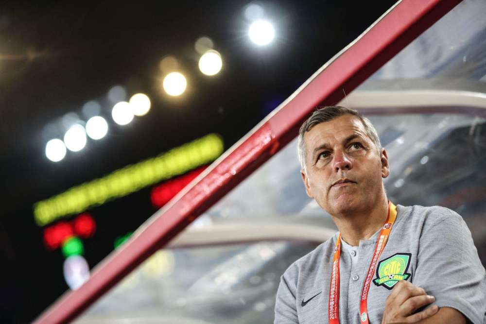 九游体育网页版-拿撒尔主帅带领球队备战新赛季，打造优秀阵容