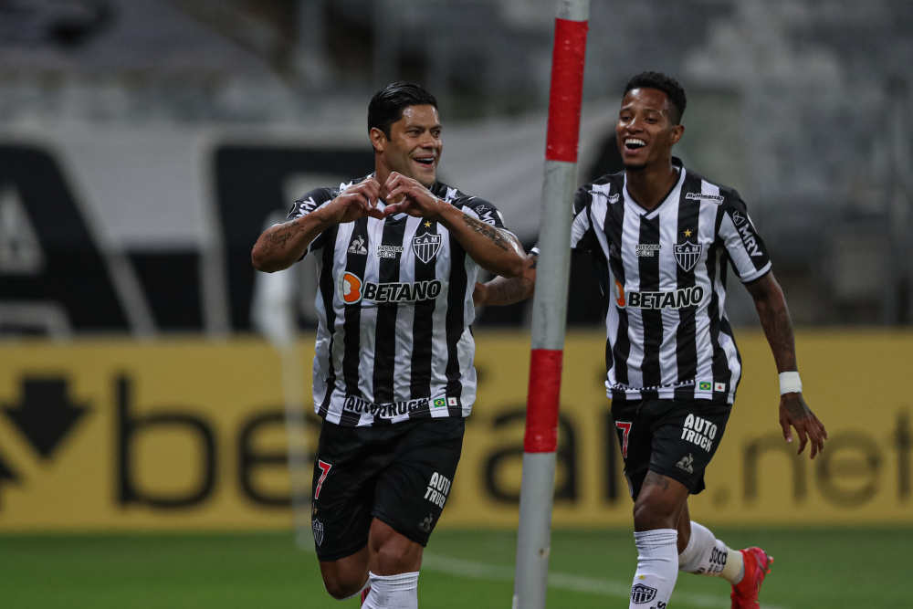 鹿特丹客场告捷领跑积分榜胜利助推 鹿特丹客场告捷领跑积分榜胜利助推