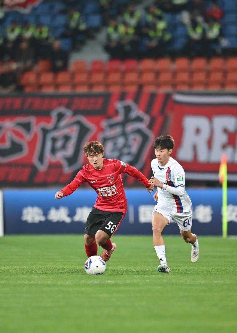 关于战术磨合不顺，球队迎来困难期的信息