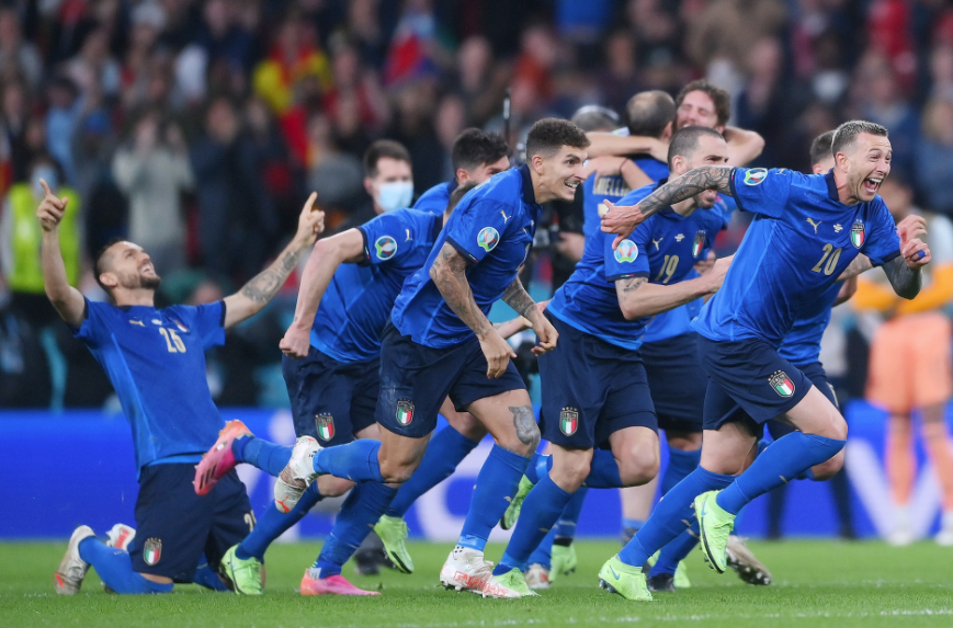 关于争雄意大利足球联赛:谁将笑到最后?的信息 关于争雄意大利足球联赛:谁将笑到最后?的信息