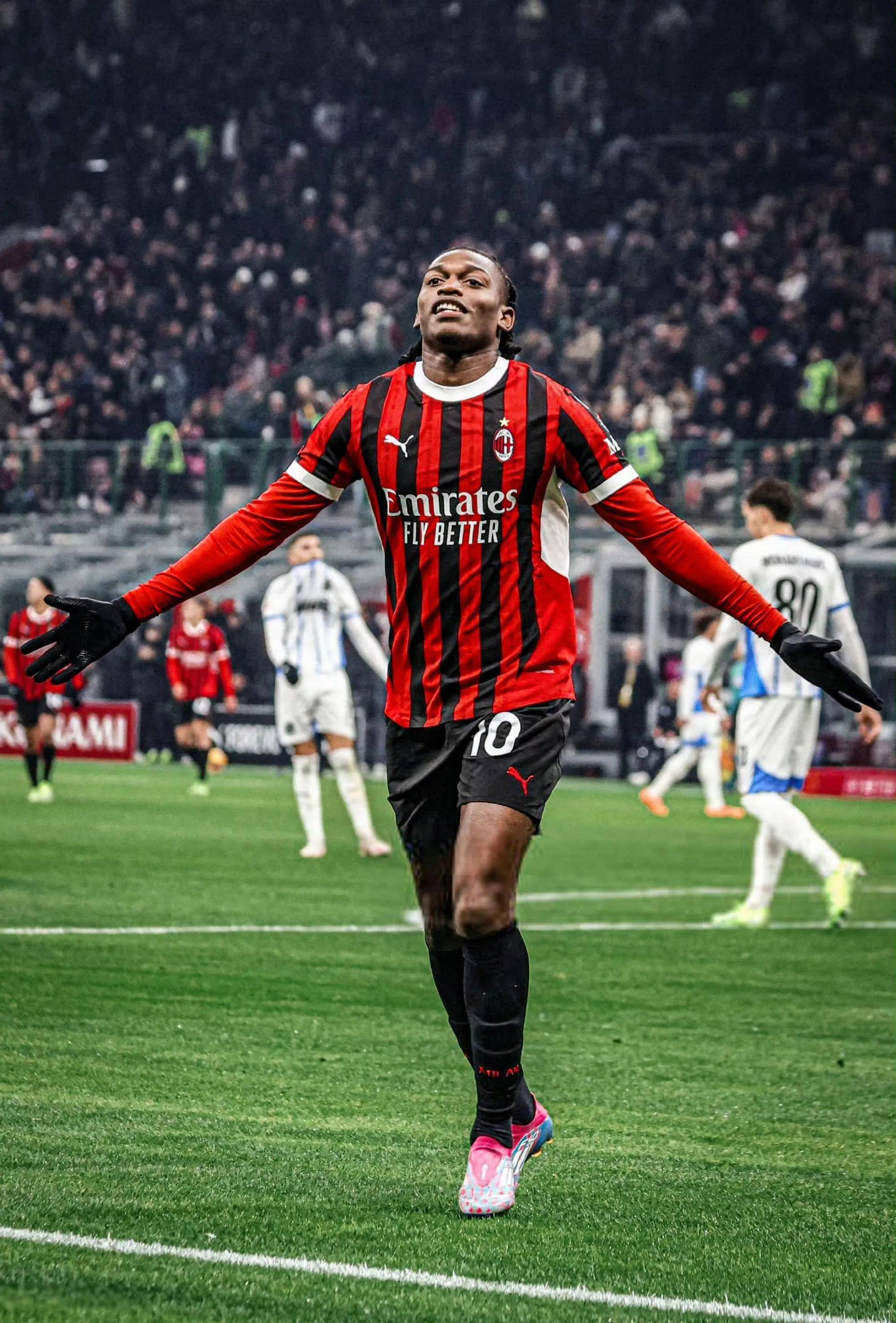 关于AC米兰青训新星表现抢眼，备受瞩目的信息